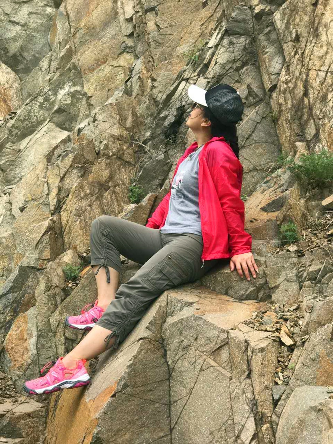 感受一份属于我的清凉——洛弛红Clorts户外溯溪鞋3H027D体验