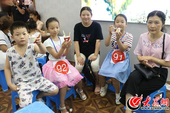 鍑叴澶╀笅浜插瓙娲诲姩,鍑叴澶╀笅鑿忔辰鏃ョ収