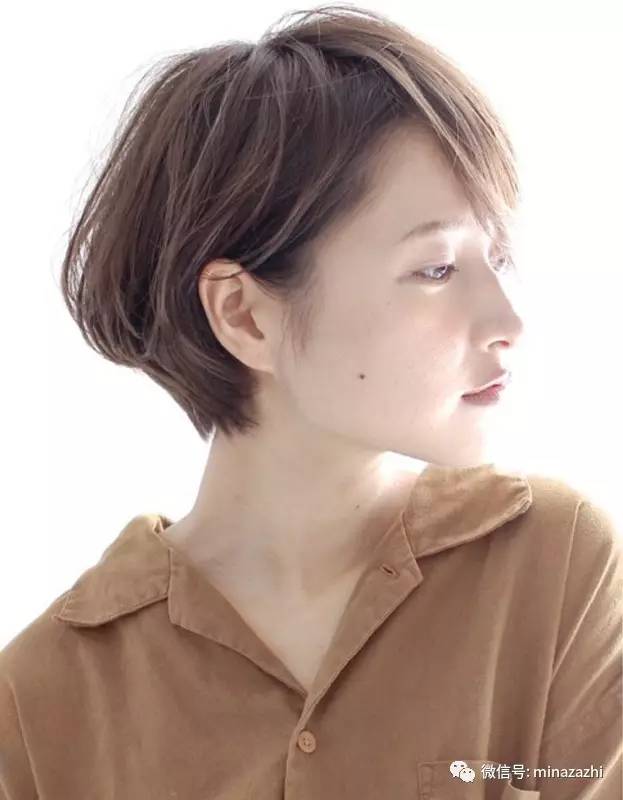 2022年最流行的发型长直发瓜子脸,2021年最流行的高颧骨发型中长发