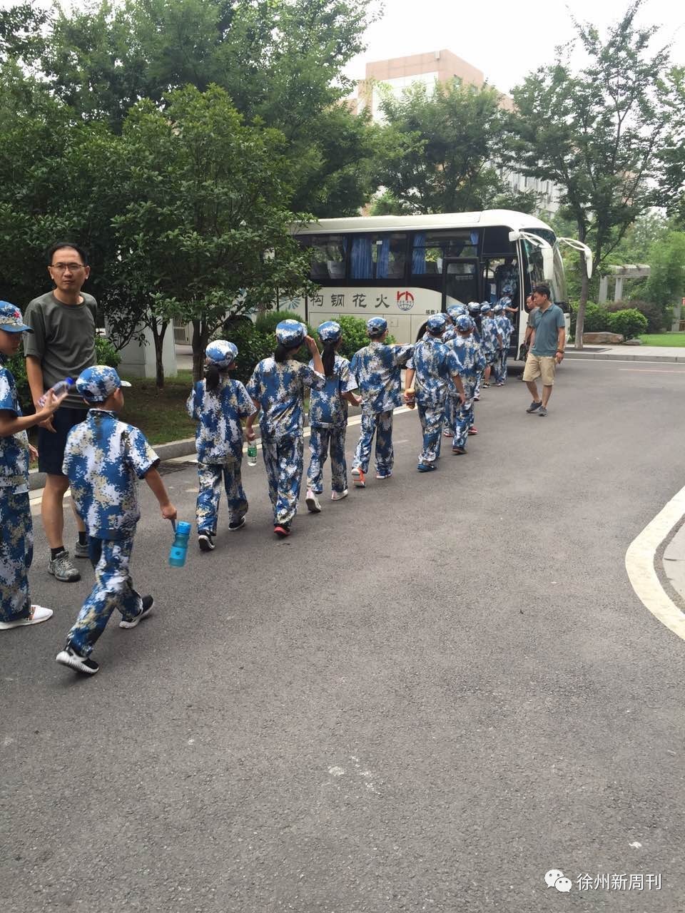 菲菲老师直播军事夏令营篝火晚会,莫干山儿童夏令营篝火晚会2021