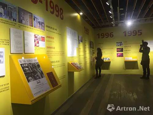 「带你看展览」街头、酒吧、工地…………没空间，大尾象是这样做展览的