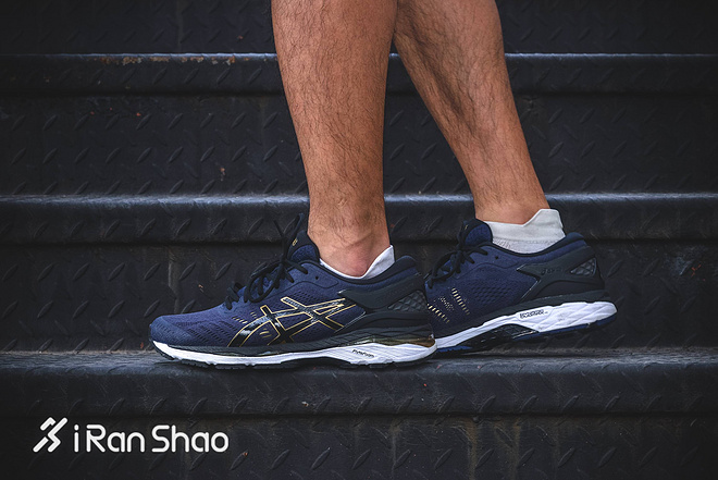 asicsgel-kayano24璇勬祴,asics鍏ラ棬缂撻渿璺戦瀷