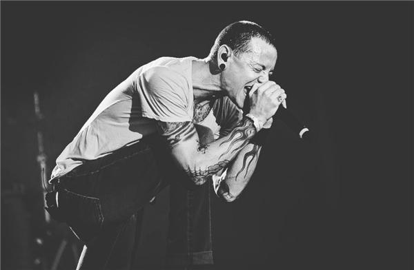 深切缅怀林肯公园乐队主唱,林肯公园主唱去世谁是新主唱