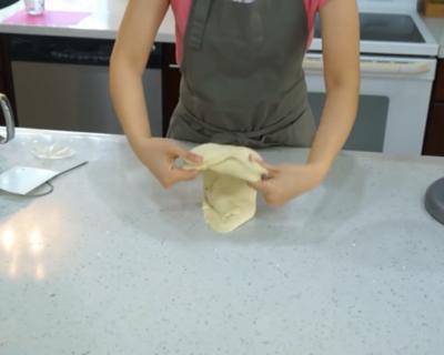 面包卷这样做非常好吃香酥软糯,如何做出松软不开裂的面包卷