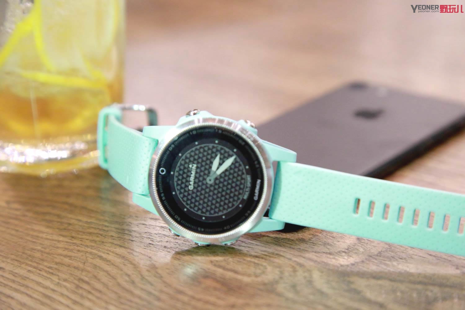 garmin的哪款手表更适合女生用,garmin手表哪款适合男生