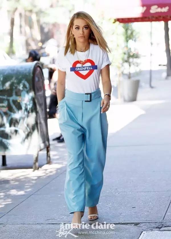 有了大幂幂的基础款女神示范，我把海量白底印花美T穿了个遍