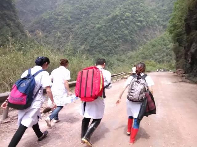 地震伤员跨区域救治方案,地震伤员术后康复注意事项