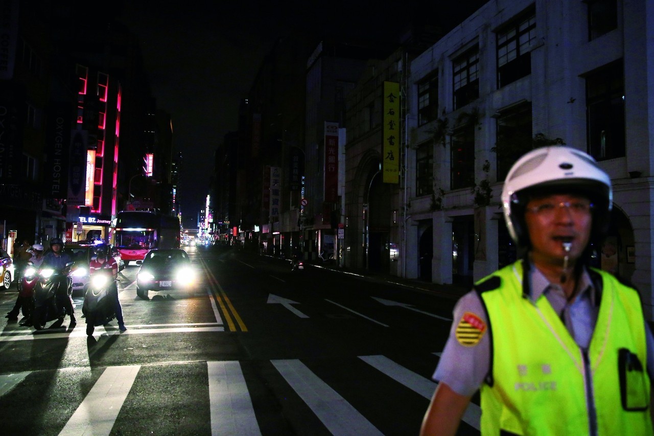 这场让半个台湾瘫痪的断电风暴,断得了蔡英文的执政路吗?