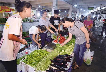 12岁孩子摆摊体验生活,15岁初中生摆摊体验生活