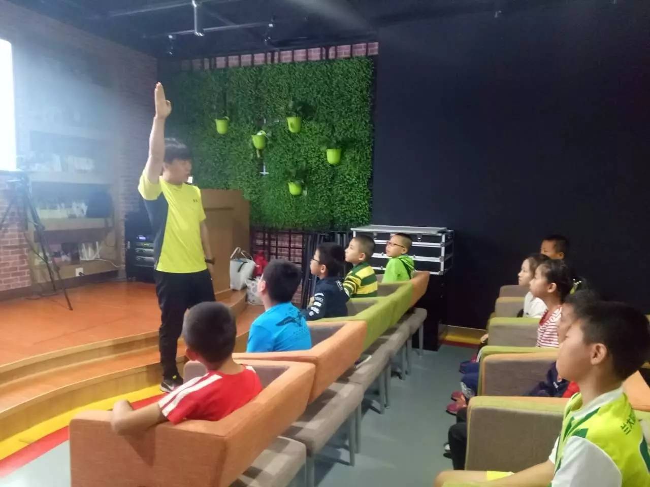 兰州足球培训班小学生,圆梦青少年足球培训