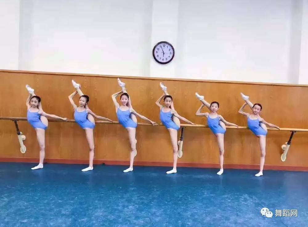 回功了么？长胖了么？开学的你撕腰搬腿，疼的想飞！