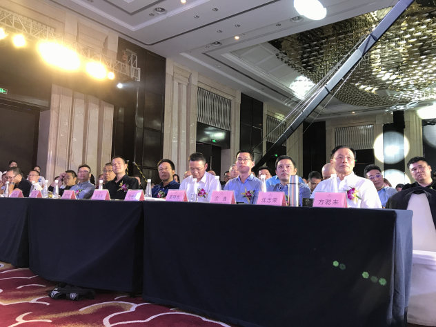 放弃公务员做快递小哥,辞掉铁饭碗成外卖骑手