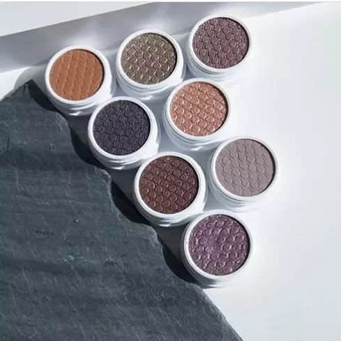 哪款平价眼影盘比较好用,哪些牌子的四色眼影盘好用到哭