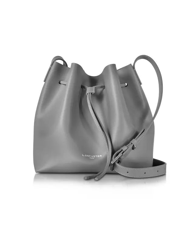 秋冬穿这6个流行色,这5种流行色在冬天穿特显白