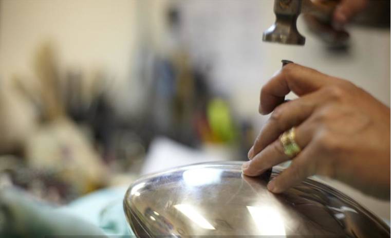 tiffany品牌创始人,tiffany上马奖杯