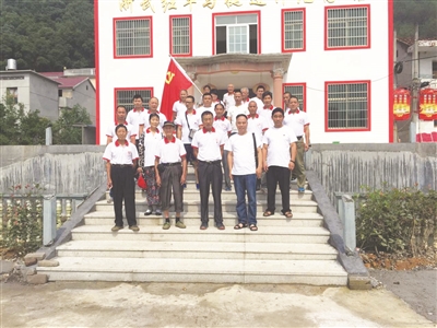 奋斗在希望的田野上图片,奋斗在希望的田野