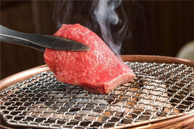 老饕必吃!这2家“顶级烧肉”店吃不到会捶心肝