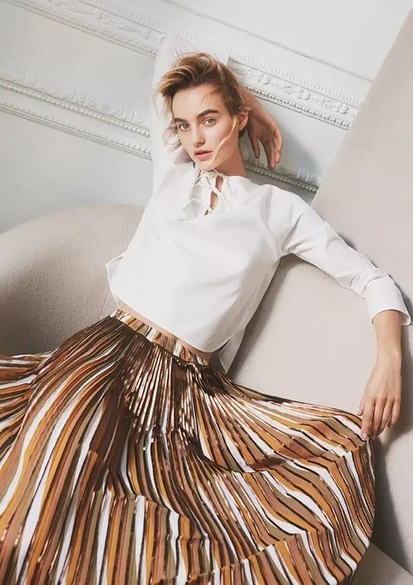 我算过了｜这个只有9件单品的「胶囊衣橱」去时装周街拍一礼拜没问题~