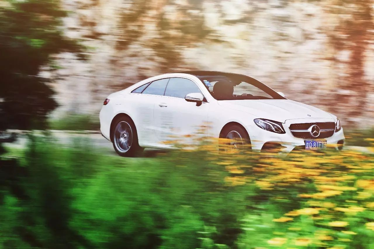 进口奔驰e2004matic敞篷轿跑车排气,2010款奔驰e200cgi二手多少钱