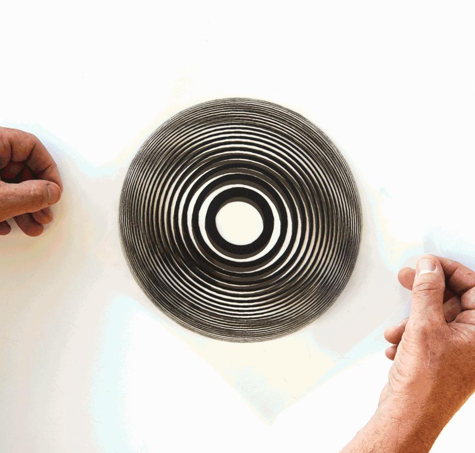 电脑屏幕有波纹的现象,电脑主机屏幕显示波纹