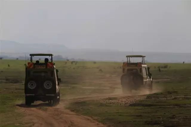 BLACKYAK牛人牛队｜登顶“非洲之巅”