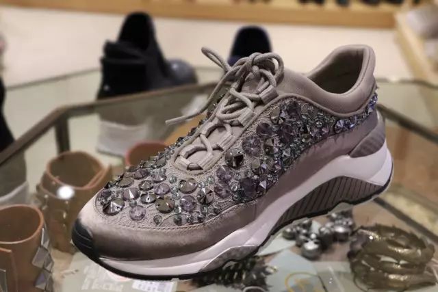 100元帮你搞定一套秋装,花一件衣服的钱穿两件衣服