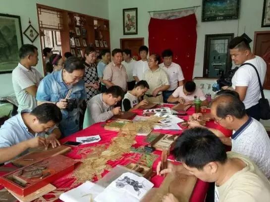 莆田一男子酒后持菜刀砍妻子4人,一男子怀疑老婆与人有染