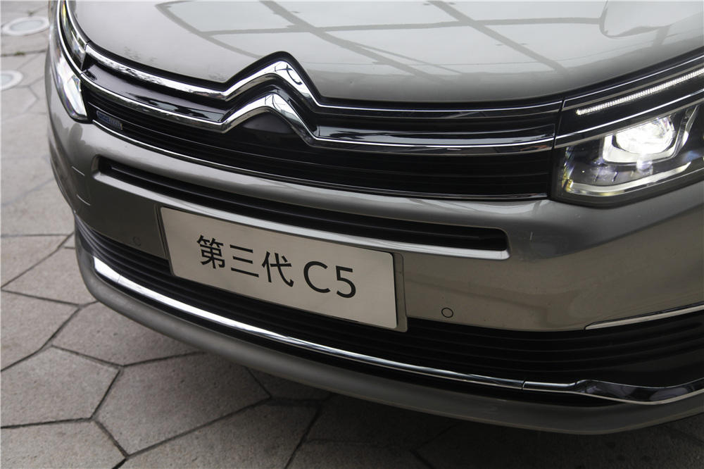 雪铁龙c5天逸1.6t试驾视频,2020款雪铁龙c5aircross试驾