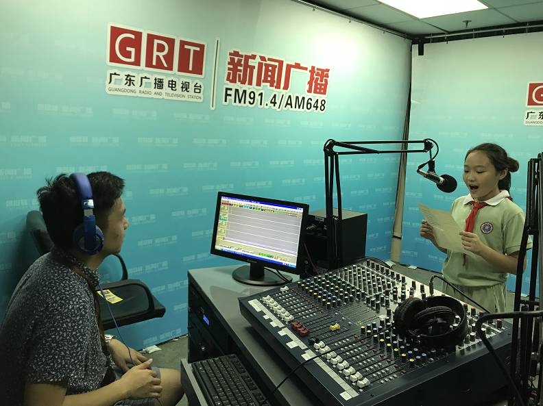 为什么玻璃杯倒热水摇晃会炸裂,玻璃杯装热水炸裂原因