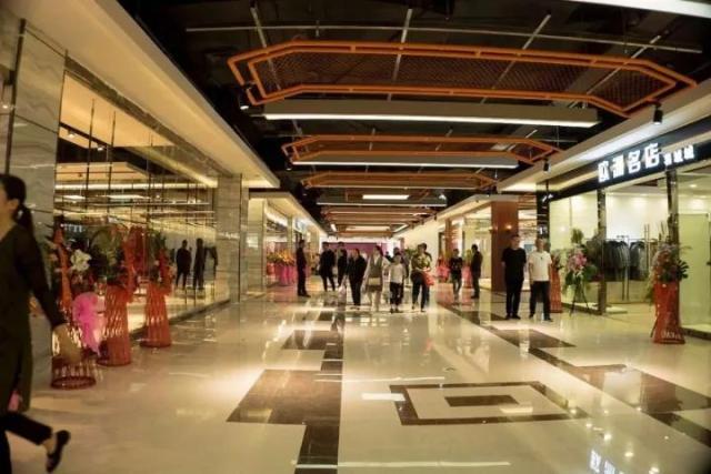 质优价廉比网购更便宜!买衣服就去金牛区国际商贸城服装工厂直销城