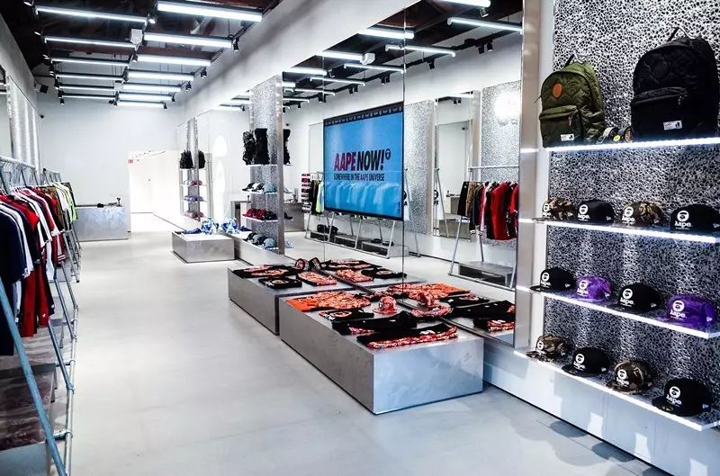 潮流圈的人气图腾！年轻猿颜强势登陆美国潮流圣地！