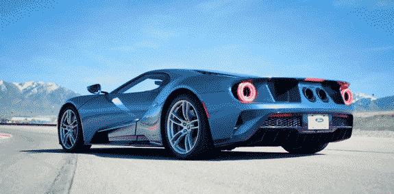 在夜晚开超跑,夜幕来临开车