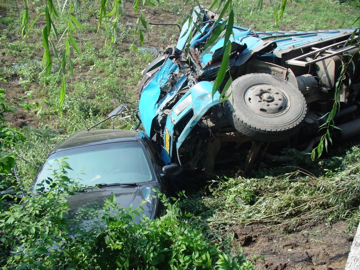 一个人一台车到西藏,一个人一辆车直通拉萨