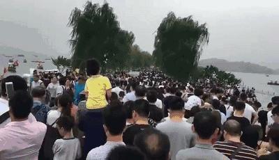 我早说过，国庆期间只有单位人少又便宜