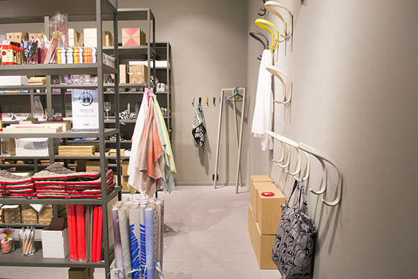 我们逛了逛HAY在北京的体验店，没想到长这样