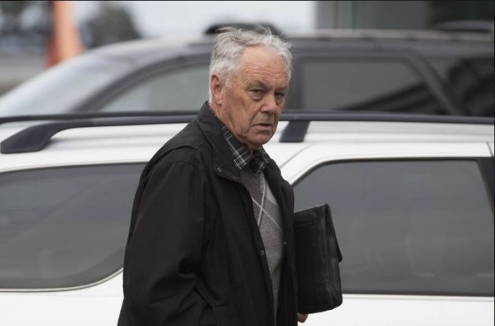 章莹颖案嫌疑人或被判死刑;华人代购假UGG或被罚200万;谷歌发布实时翻译耳机;新西兰华人画家性侵多名儿童