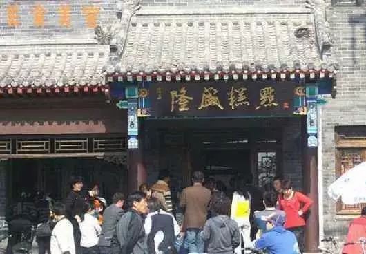 给大家介绍一下,这是我的母亲潍坊,美貌如花!