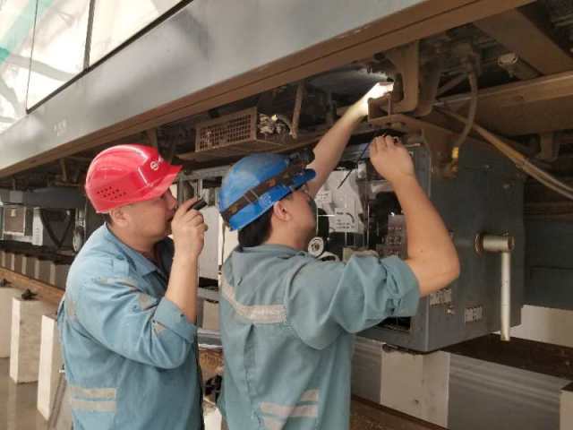 「长假Day5」“十一黄金周”你放假我保驾:幕后地铁人在忙些啥?