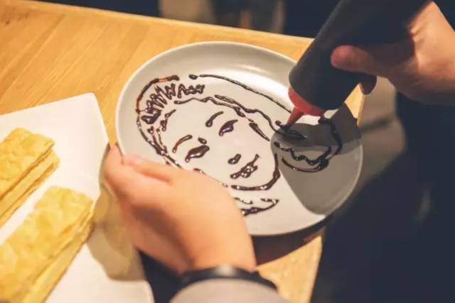 超治愈！数学系大叔用扑克牌画出有趣又暖心的漫画，脑洞折服了整个朋友圈！