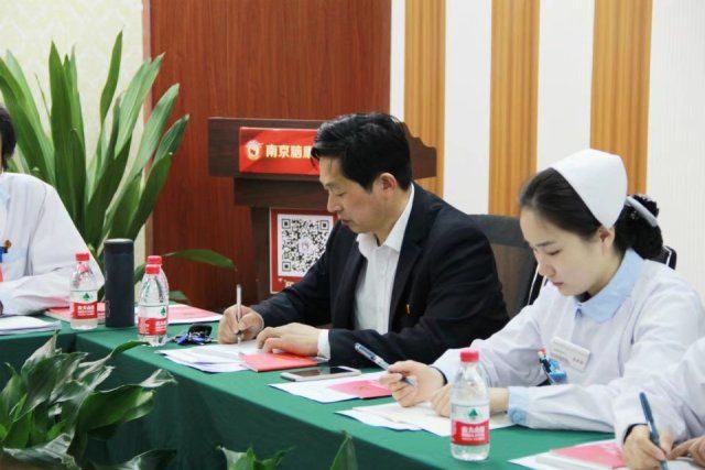 展示党员风采当好岗位标兵,党员风采展示亮身份当先锋