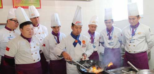 去厨师学校,去厨师学校靠谱吗