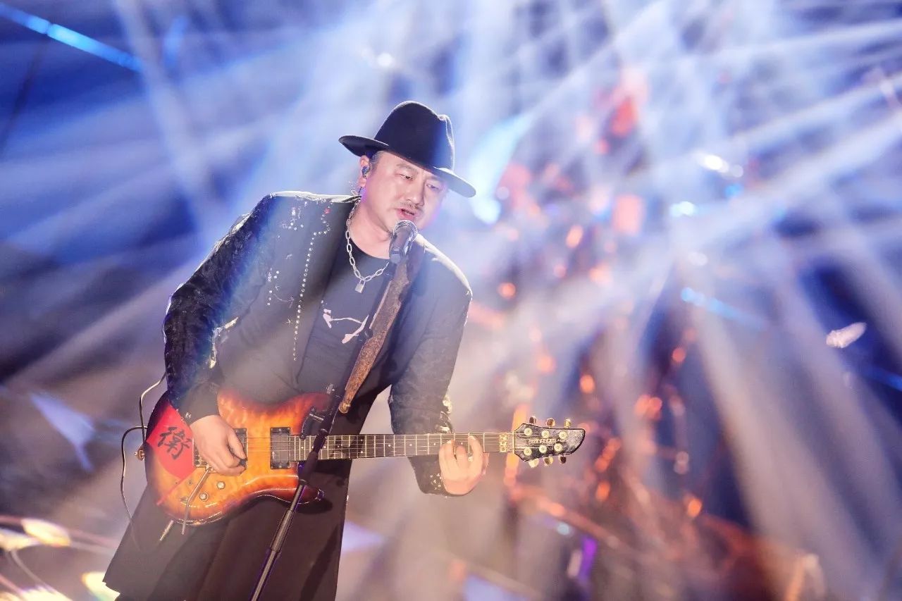 “水手”郑智化泣不成声，“失态”黄小琥上节目认亲