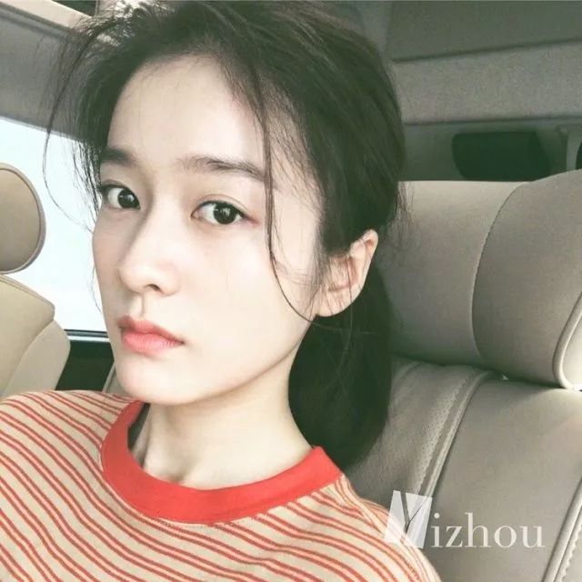 关晓彤素颜和化妆是什么样子,关晓彤最值得买的东西