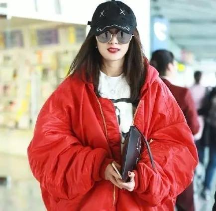 鏄庢槦绌挎惌鏃跺皻楂樼骇鎰熺窘缁掓湇,鏄庢槦绌挎惌缇界粧鏈嶆椂灏氶珮绾ф劅