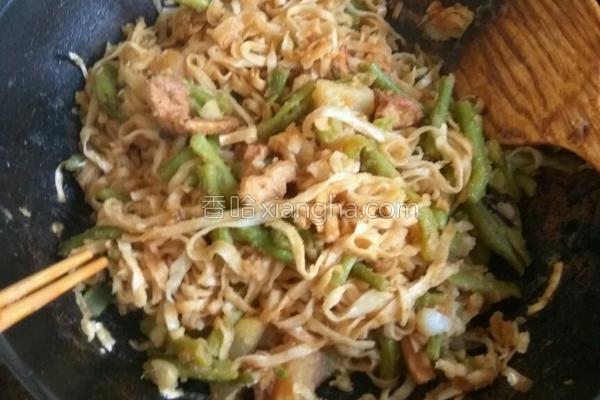 铁锅焖面哪里的特产,铁锅焖面家庭版教程