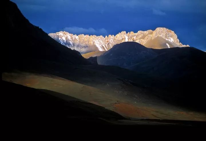 拥有大三元还有必要买镜头吗,有了大三元之后最该买的镜头