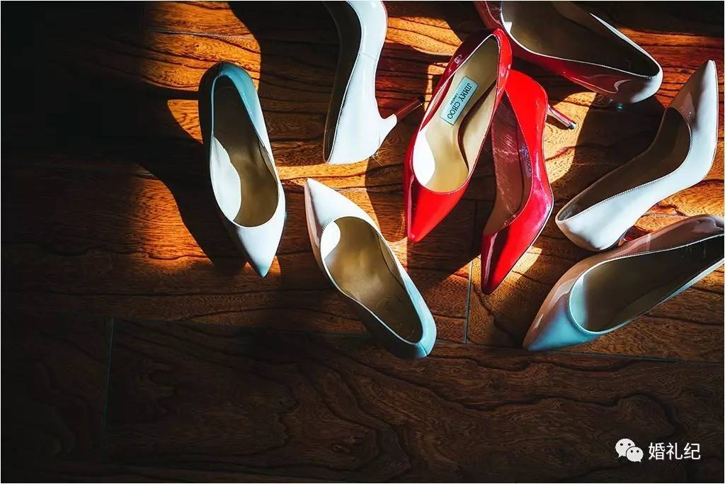 婚鞋买了可以再买一双吗,婚鞋买成粉色可以么