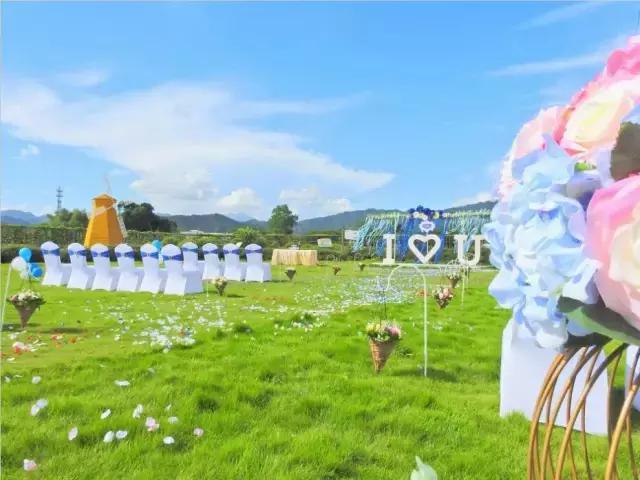 在最美的年纪留下美好的瞬间,在人生中最美的年华遇见最美的你