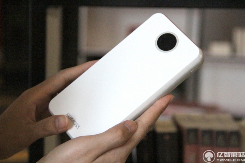 罗马仕Horus移动电源体验测评：来一场说走就走的旅行