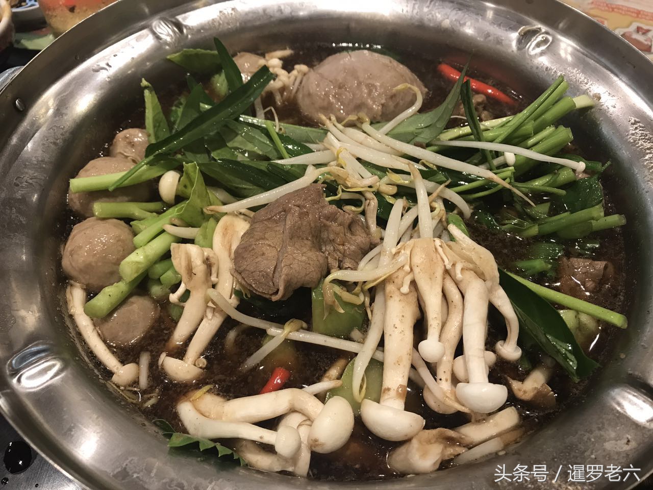 泰国100元小火锅,来到泰国一定要品尝泰式火锅